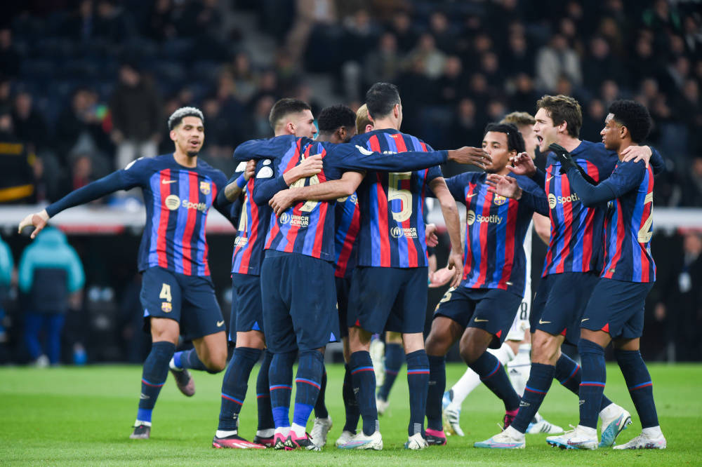 关于今晚体能课后；多特蒙德临场应变备战欧联；球迷炸锅；年轻球员得到机会的信息