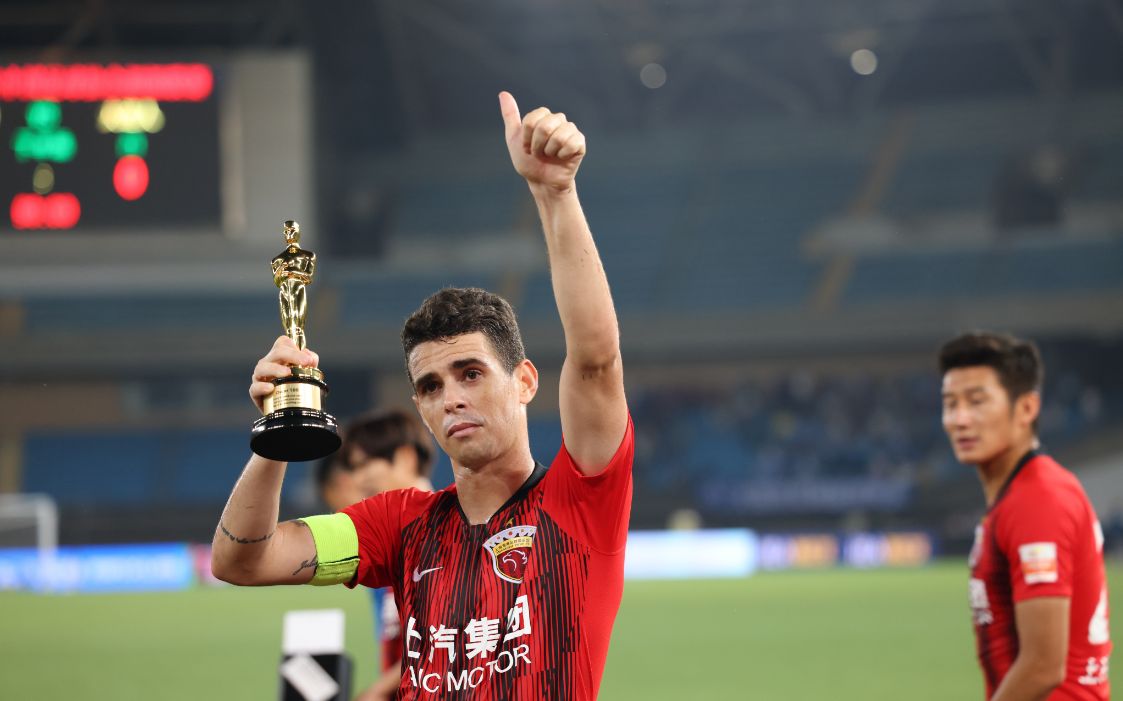 里程碑夜！法兰克福临场应变，中超清晨刷纪录，信心回归，年轻球员得到机会的简单介绍